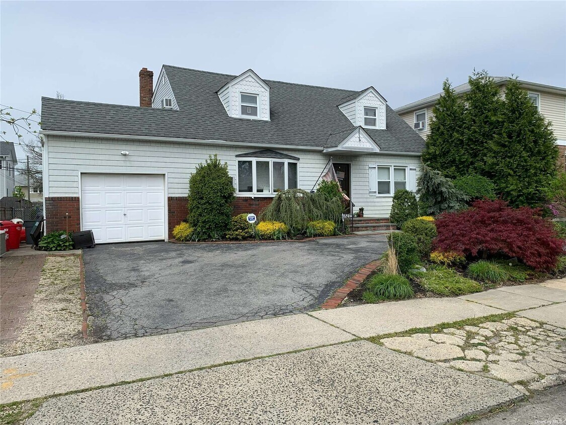 Primary Photo - 40 Lorraine Rd