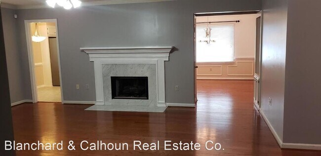 Building Photo - 3 br, 2 bath Apartment - 2963 Hillcreek Drive