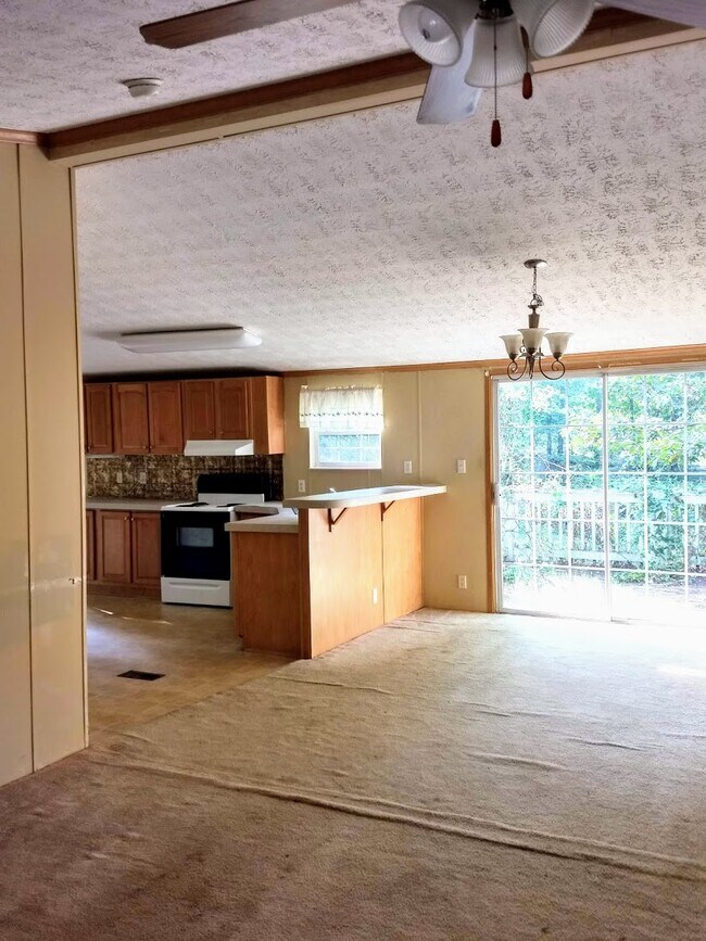 Building Photo - 229 Red Fox Dr
