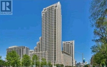 Building Photo - 628 Fleet St