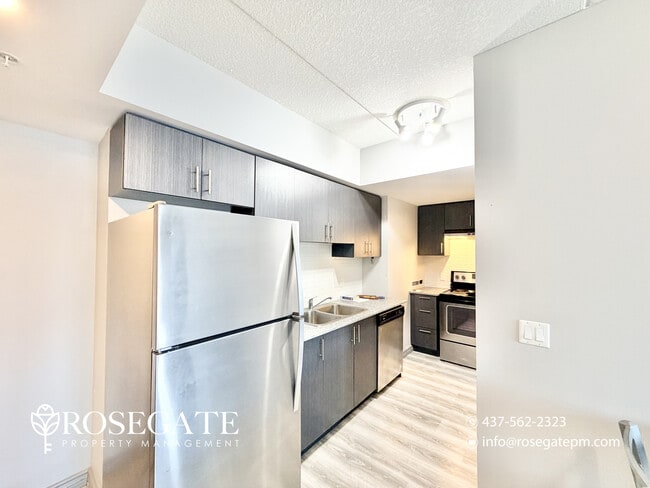 Photo du bâtiment - Modern 2-Bedroom Condo with Balcony – Utilities Included in Waterloo