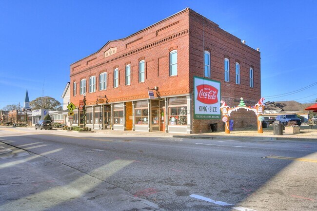 Building Photo - 164 N Louisville St