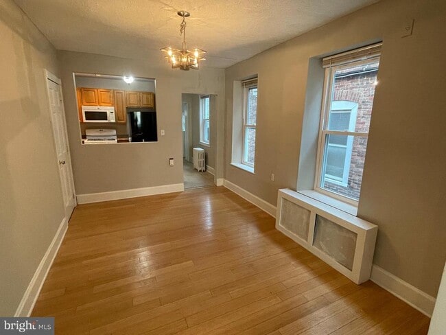 Foto del edificio - 141 Leverington Ave