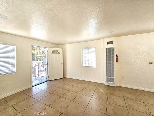 Foto del edificio - 654 W 21st St