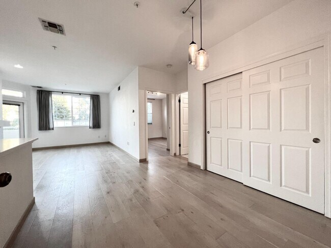 Foto del edificio - 231 N El Camino Real