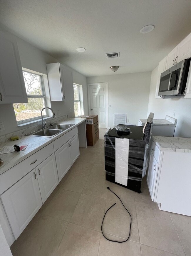 Foto del edificio - 3055 Morning Glory Dr