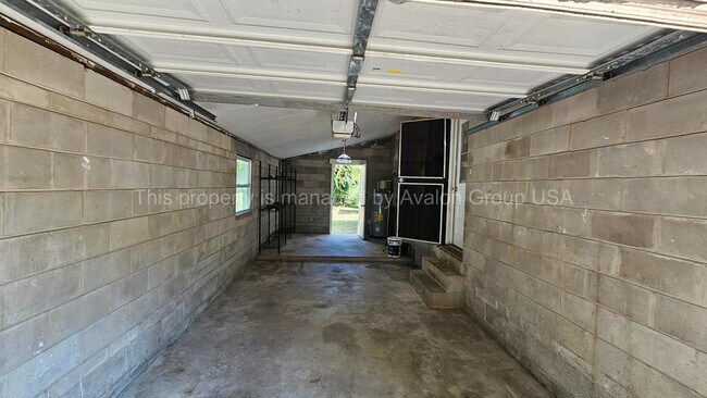Foto del edificio - 1497 W 29th St