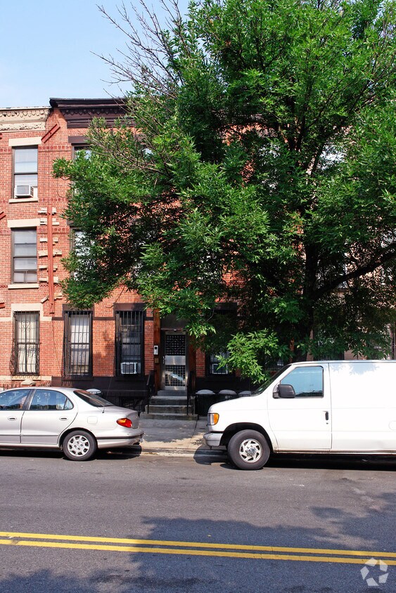 Building Photo - 530 6th Ave