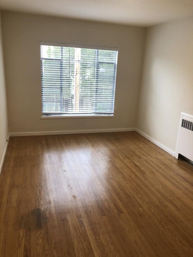 Foto del edificio - 1 bedroom in Oakland CA 94610