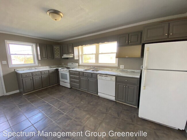 Building Photo - 4 br, 1 bath House - 230 Preacher Laws Rd
