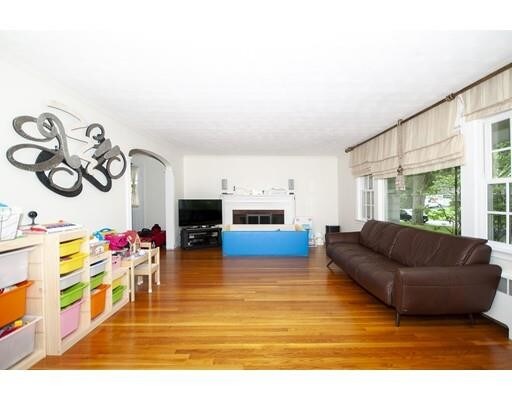 Primary Photo - 5 Forbes Rd