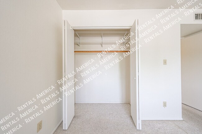 Building Photo - 5035 N 17th Ave