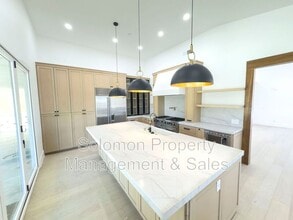 Building Photo - 1111 Britem Ct