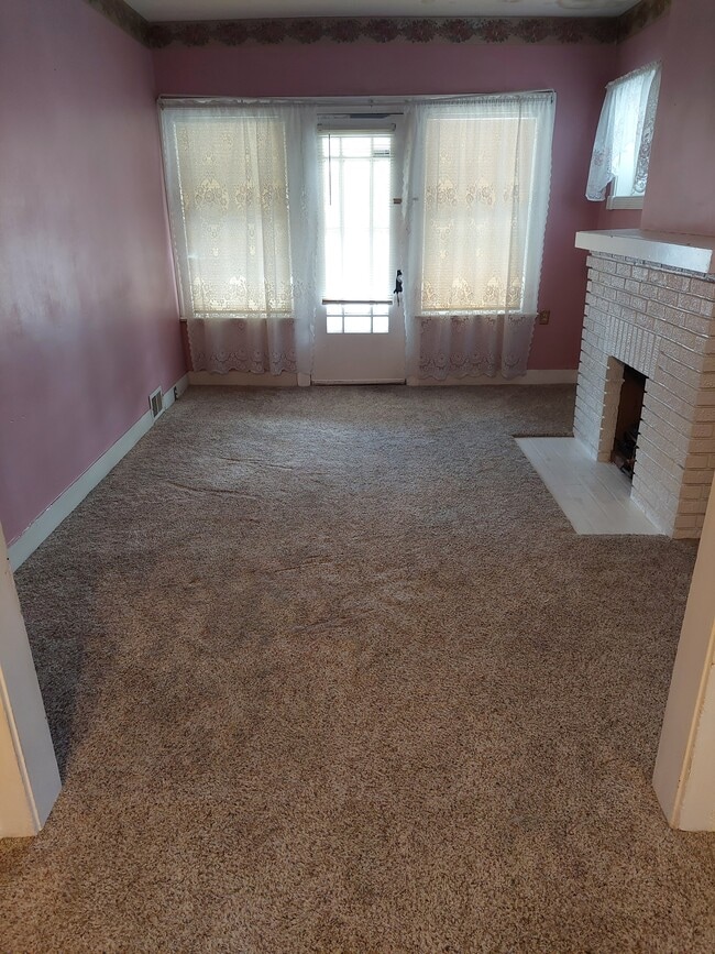 Building Photo - 8706 Denison Ave