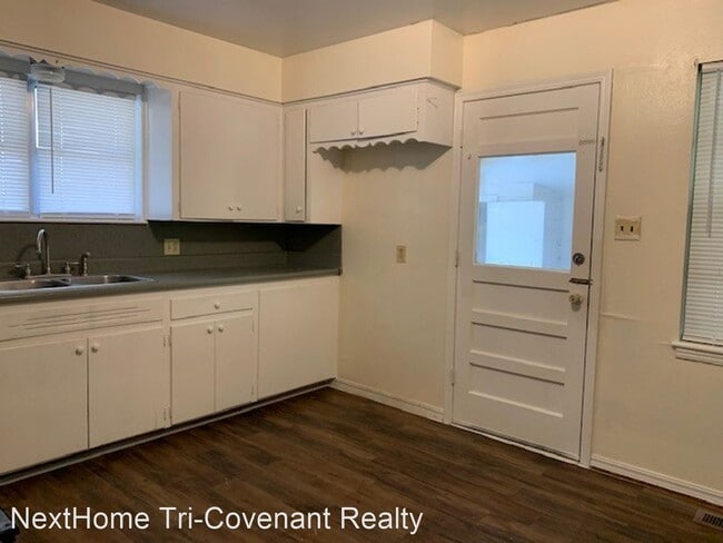 Building Photo - 3 br, 1.5 bath House - 4515 NW Cheyenne