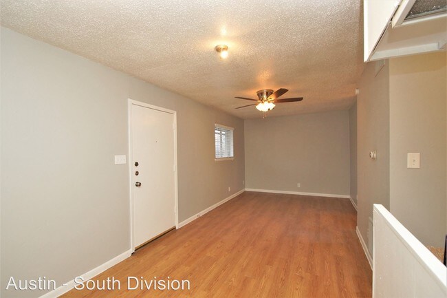 Foto del edificio - 2604-2606 Ektom Dr