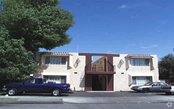 Building Photo - 45860 Sage St