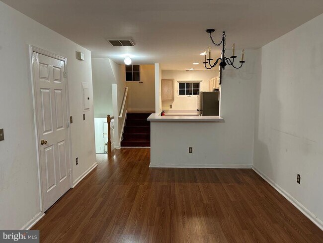 Building Photo - 27 Victory Ct