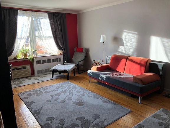 Foto del edificio - 1717 E 18th St