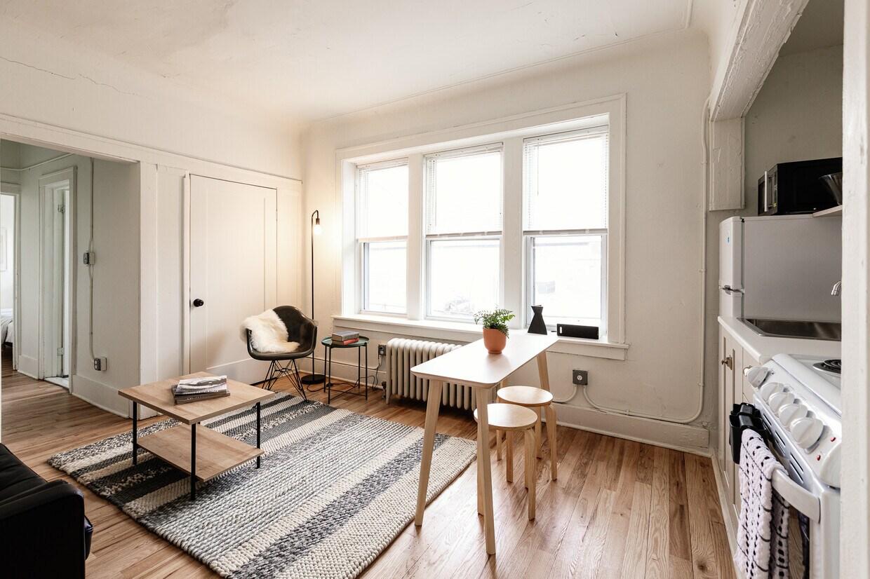 Foto principal - 666 Selden St