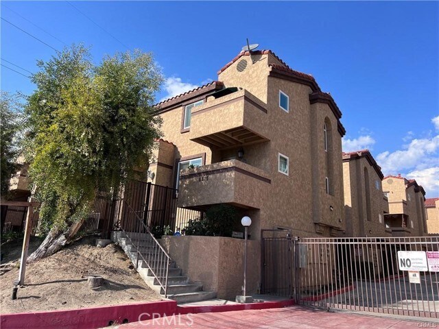 Foto principal - 8615 Beverly Park Pl