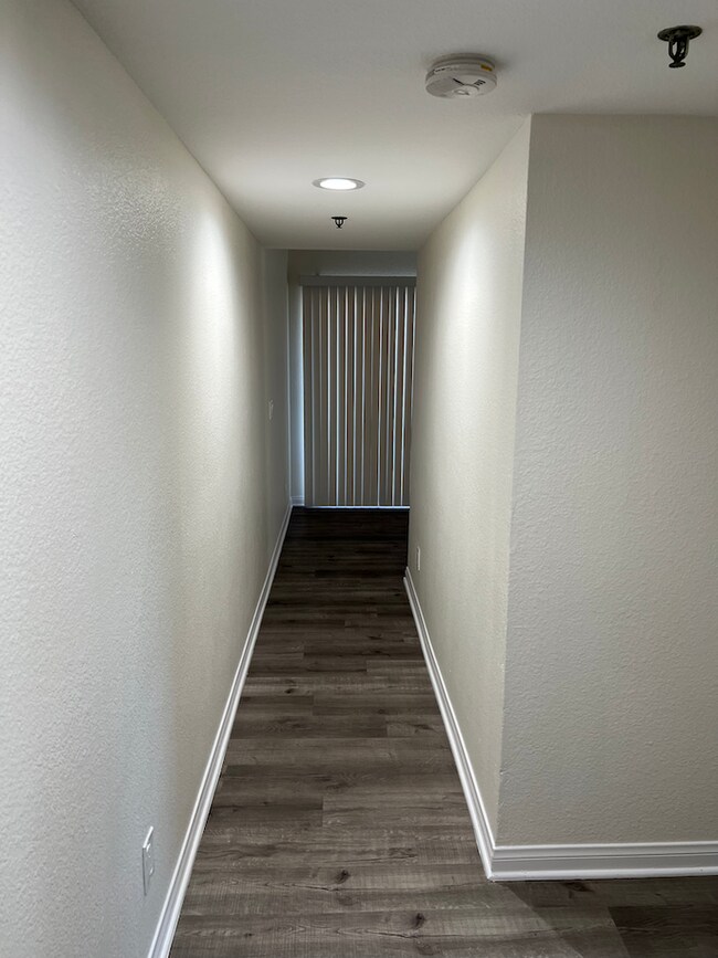Foto del edificio - 9429 Van Nuys Blvd