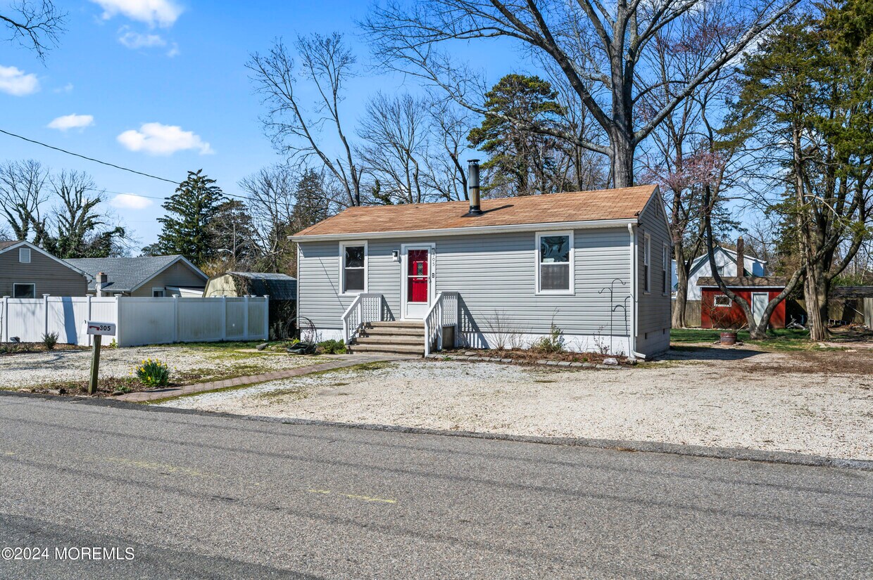 305 Tennyson Ave, Toms River, NJ 08753 House Rental in Toms River, NJ