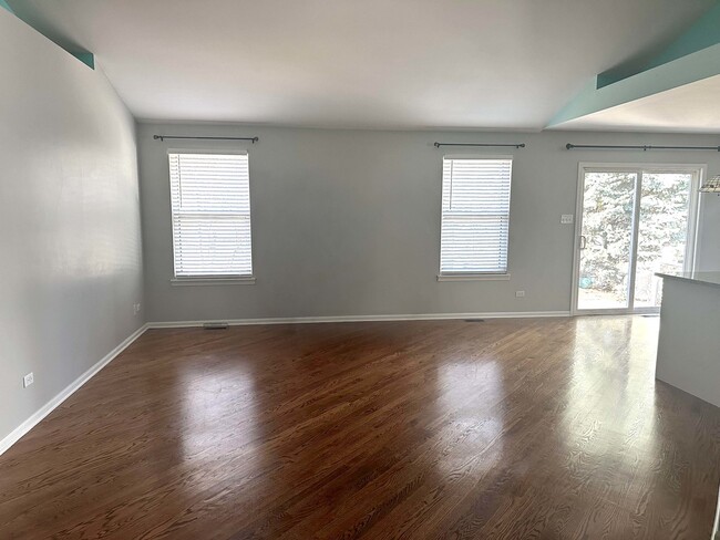 Foto del edificio - 1211 Bluejay Ln