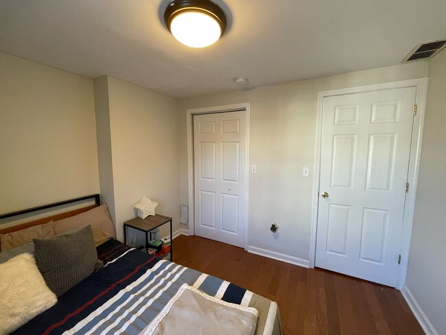 Building Photo - 2 N Rose St