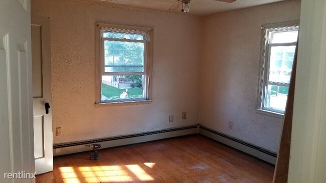 Foto del edificio - 2 br, 1 bath Apartment - 422 bartine st