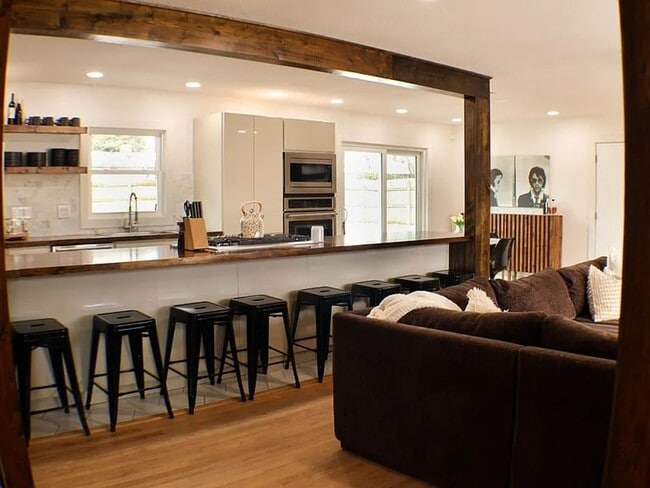 Building Photo - Sit Back, Relax. Your New home Awaits.
