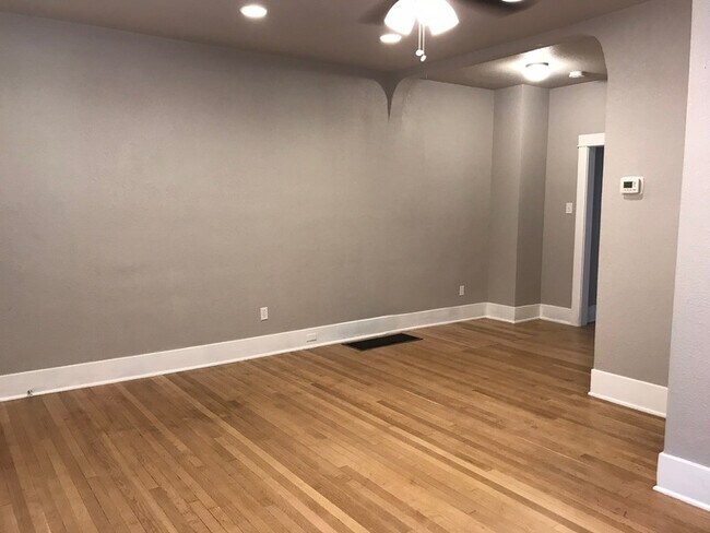 Foto del edificio - 1323 10th Ave