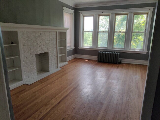 Foto del edificio - 1336 W 64th St