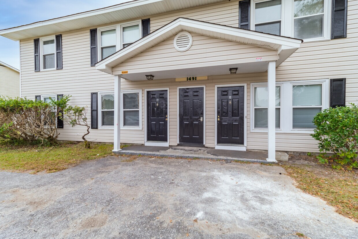 Primary Photo - 1491 Trinity Dr