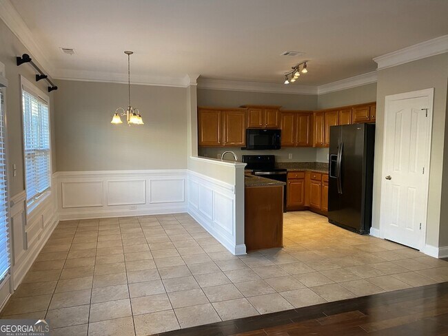 Building Photo - 2100 Cabela Dr