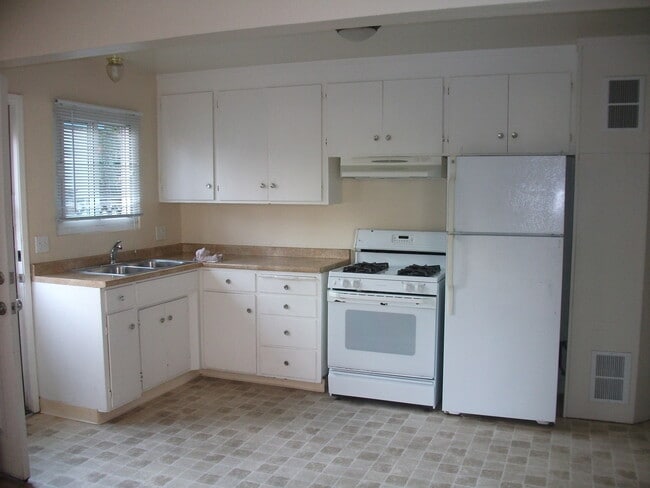 Photo - 125 Duane St Apartment