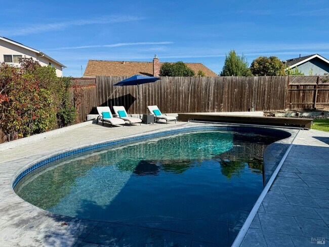 Foto del edificio - 1017 Carob Ct