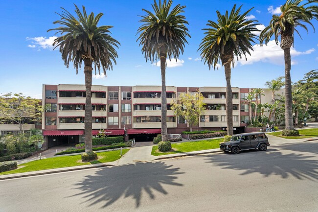 Building Photo - 1745 Camino Palmero St