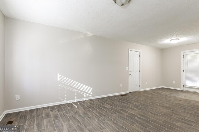 Building Photo - 109 Woodhaven Dr