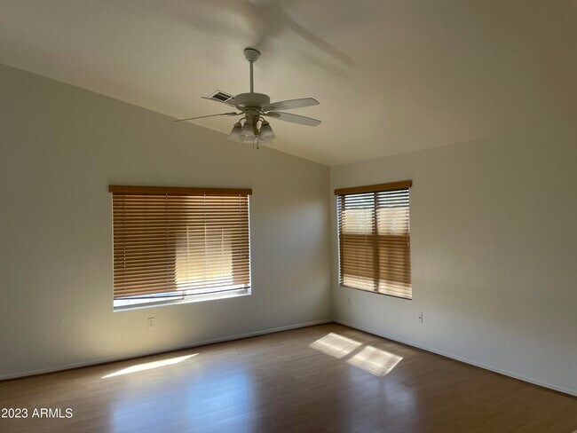 Foto del edificio - 7681 W Lamar Rd