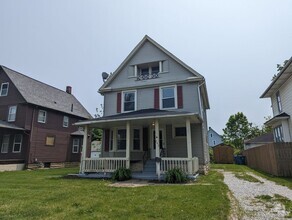 Building Photo - 203 W 26th St