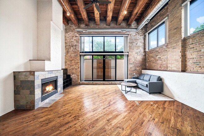 Building Photo - 2620 N Clybourn Ave