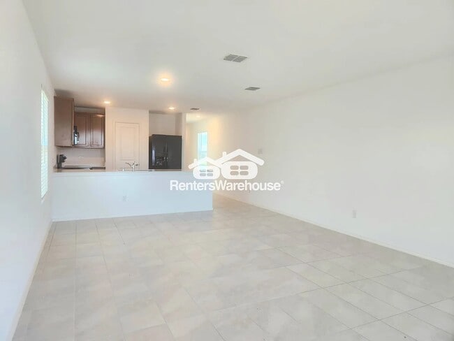 Foto del edificio - 131 Plumcove Dr