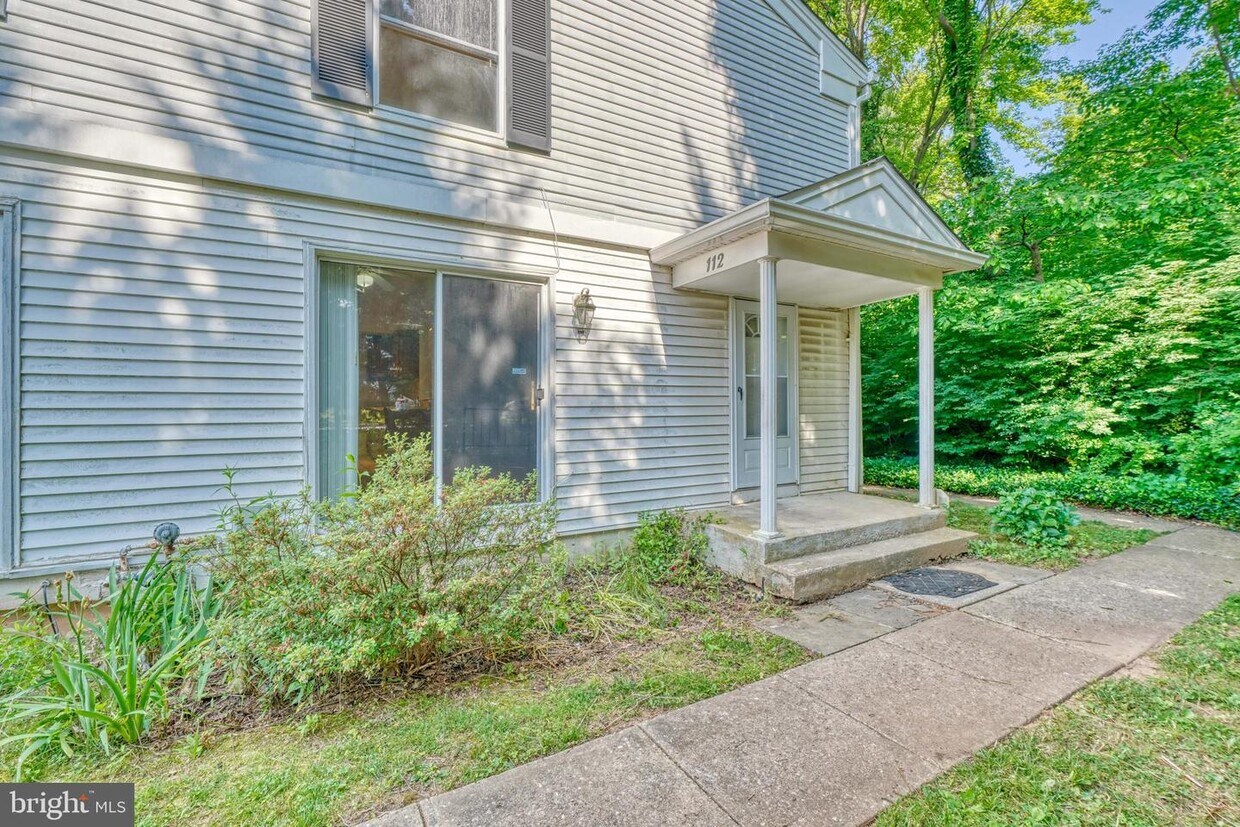 112 Ridgelawn Rd, Reisterstown, MD 21136 Townhome Rentals in
