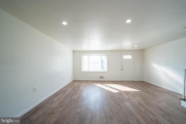 Building Photo - 3167 Ryerson Cir