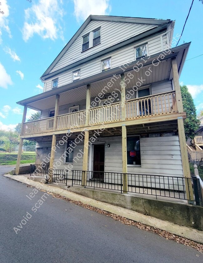 Building Photo - 7-9-11 Tobin Ln