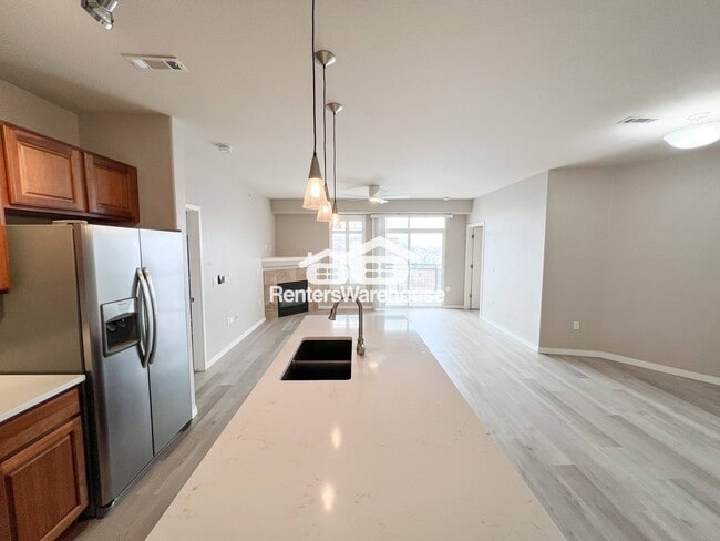 Building Photo - 10176 Park Meadows Dr