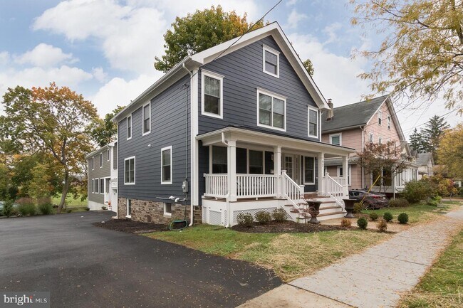 Building Photo - 92 Spruce St