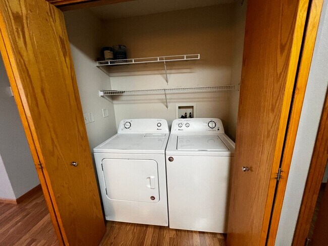 Foto del edificio - Adorable 2 Bedroom 2 Bath unit in the heart of North Liberty, IA!