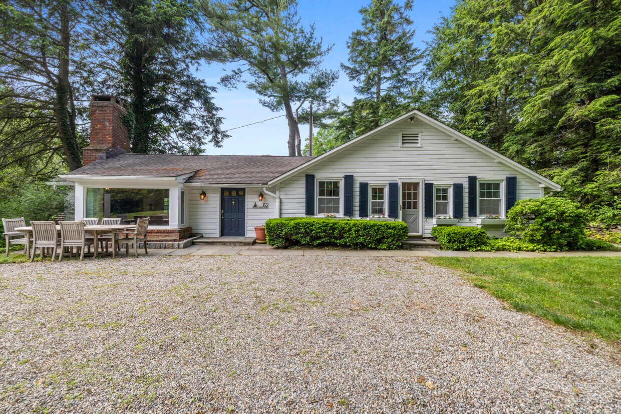 Foto principal - 62 Pound Ridge Rd